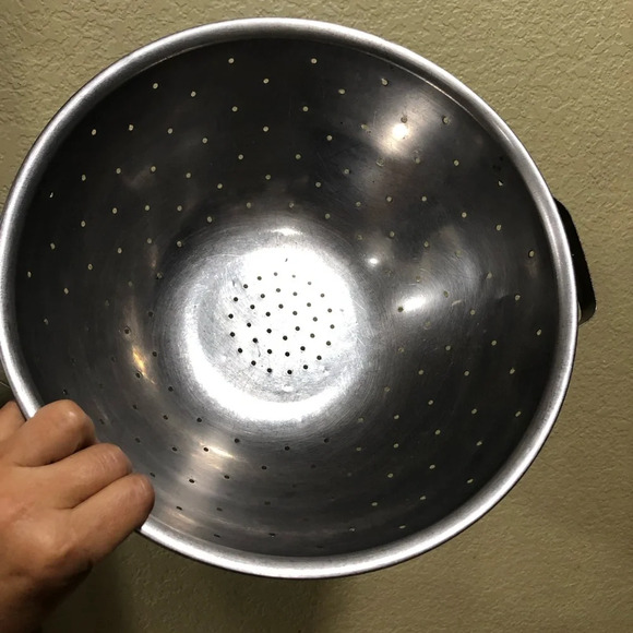VTG STAINLESS STEEL METAL STRAINER WITH HANDLES MADE IN KOREA - Picture 1 of 7